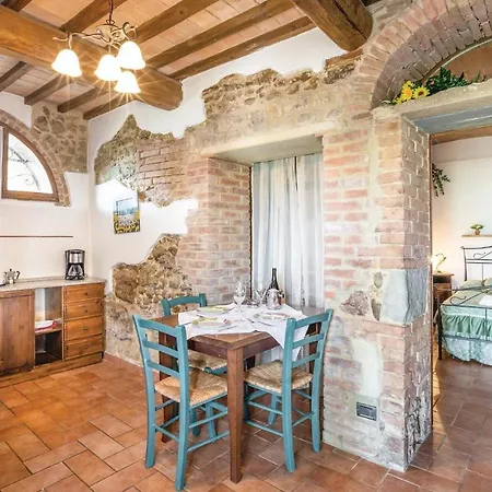 1 Bedroom Beautiful In Prato Dera Pi Ulignano