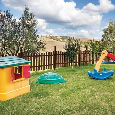 1 Bedroom Beautiful In Prato Dera Pi Lejlighed