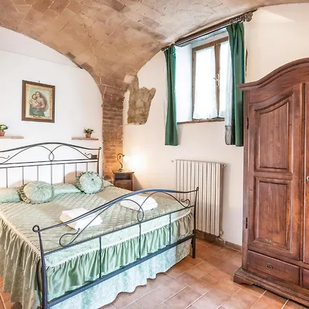 1 Bedroom Beautiful In Prato Dera Pi Lejlighed *